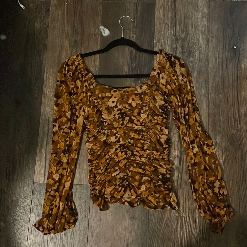 Ruched detail long sleeve top